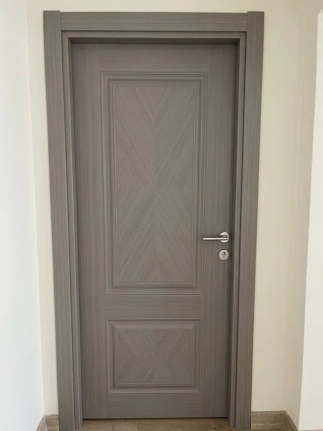 Gri Balıksırtı tablalı kapı